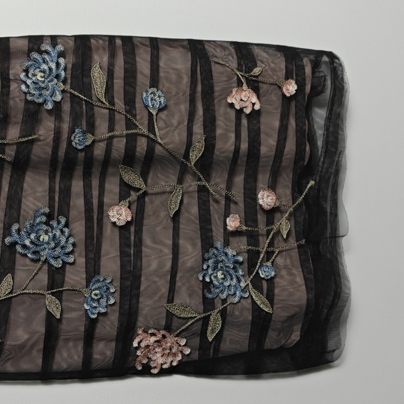 BCBGMAXAZRIA Elegant Floral Embroidered With Mesh Overlay Dress Size 8 - Picture 5 of 16